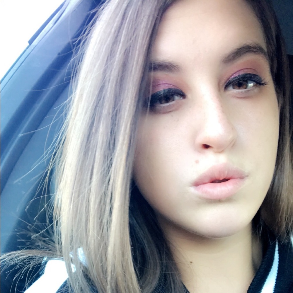 Meet your Posher, Karissa